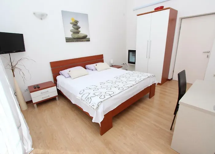 And Luana 게스트하우스 로비니